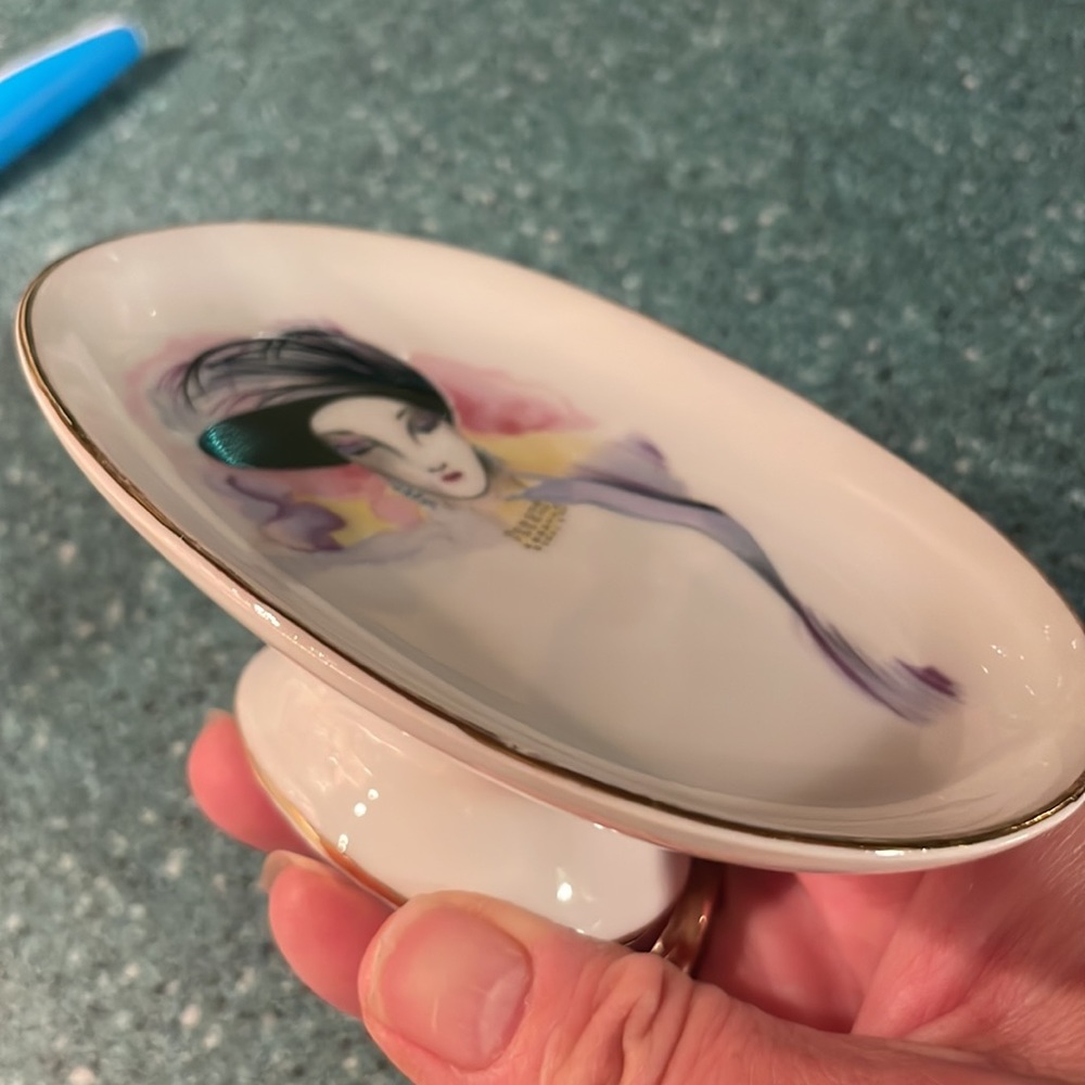 Vintage Fine Porcelain La Femme by Shafford trinket dish - Picture 3 of 6